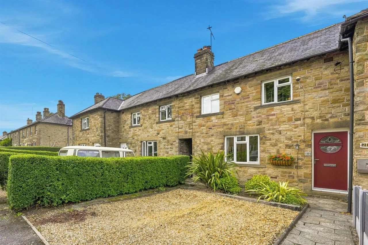 3 bed house for sale — Kingsway, Bollington