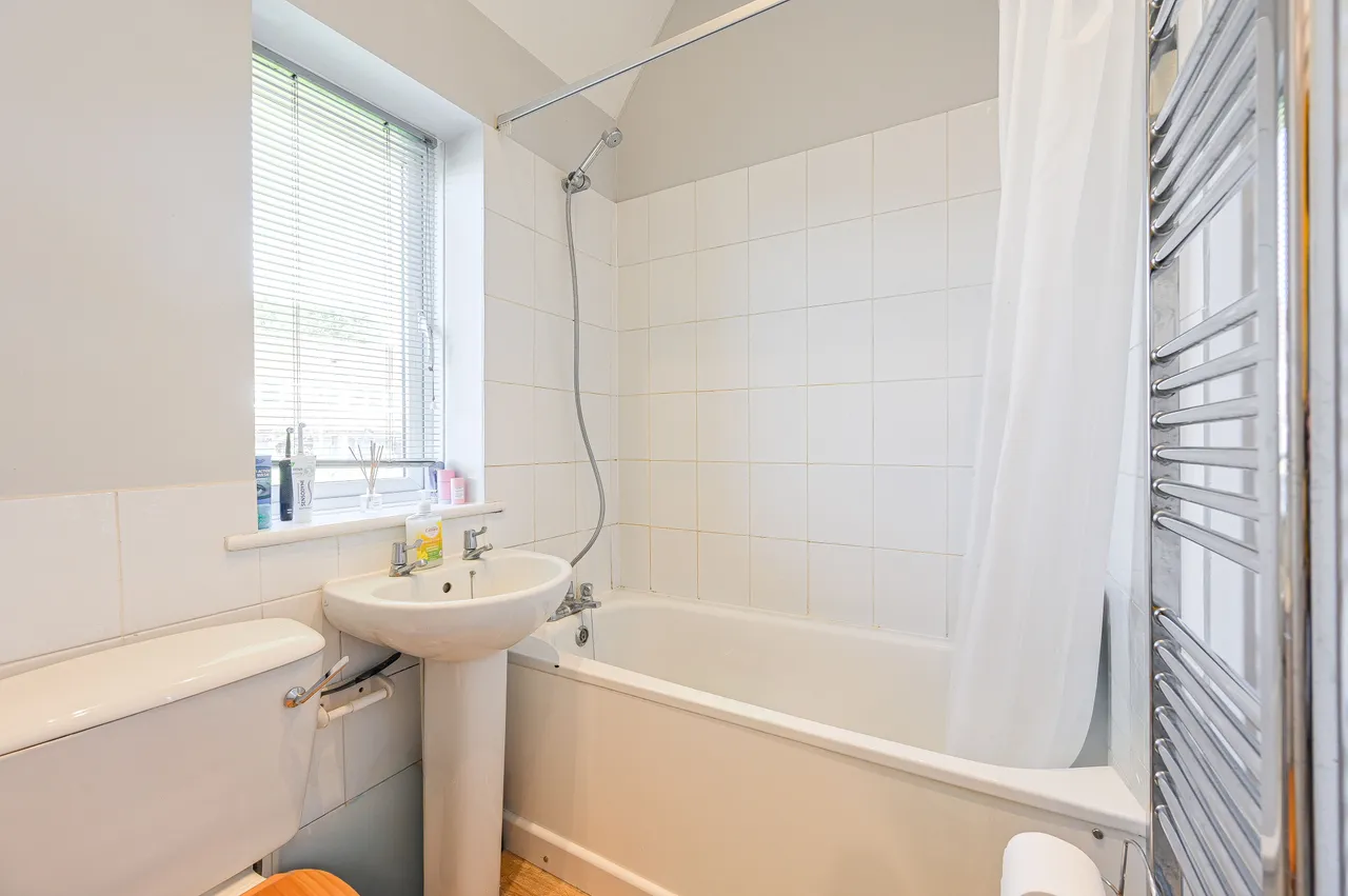 3 Robinscroft Mews, London, photo 12