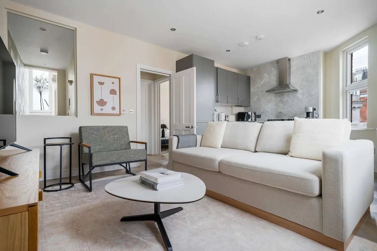 Fulham Road, London, SW6, photo 6