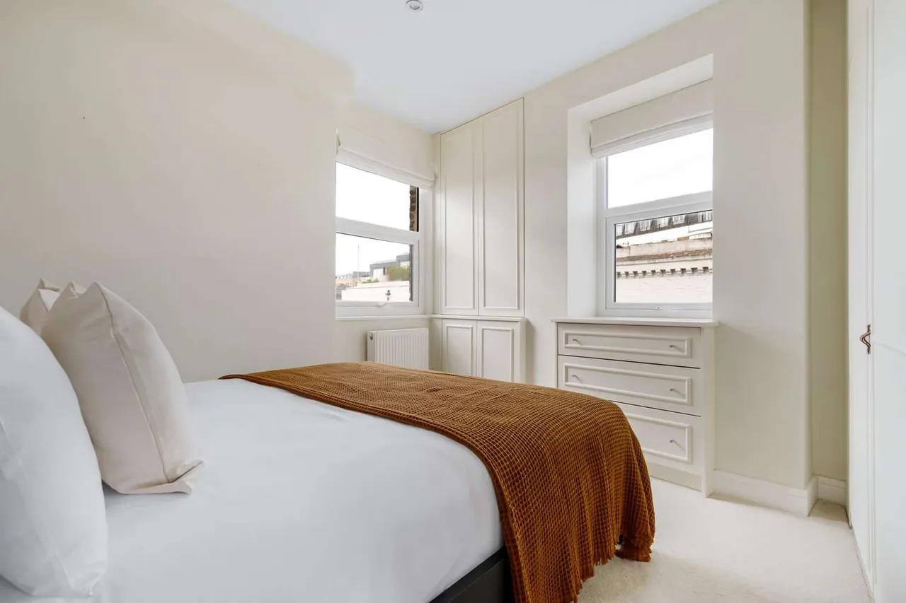 Fulham Road, London, SW6, photo 10