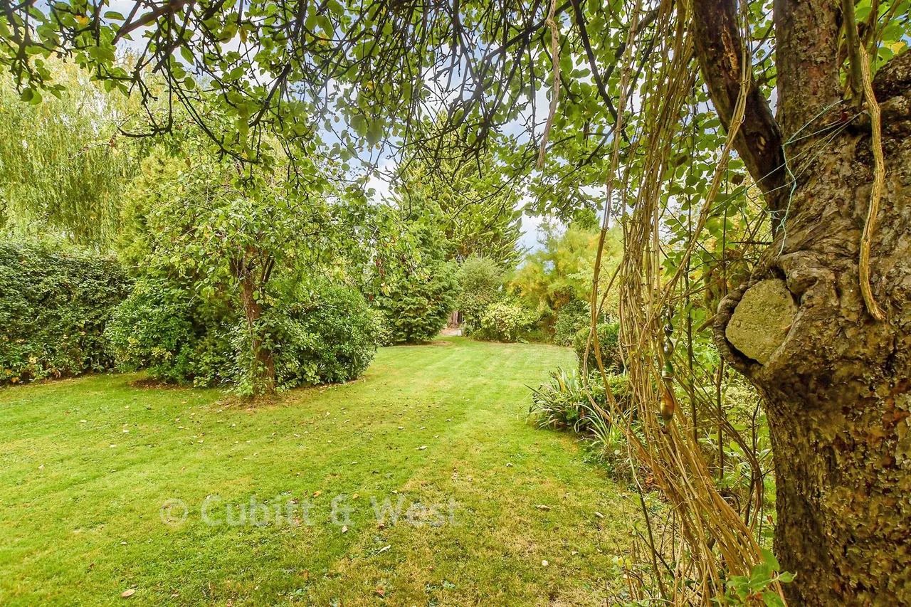Smallfield Road, Horne, RH6, photo 16