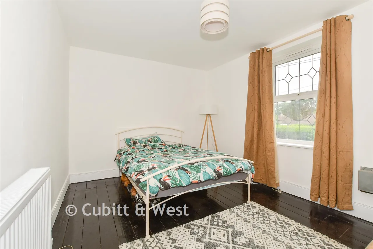 Smallfield Road, Horne, RH6, photo 10