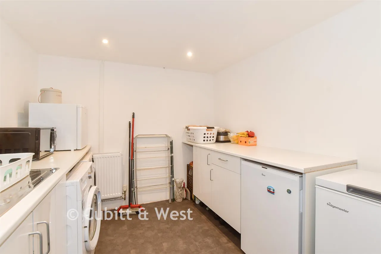 Smallfield Road, Horne, RH6, photo 7
