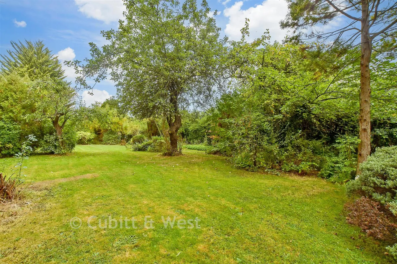 Smallfield Road, Horne, RH6, photo 13