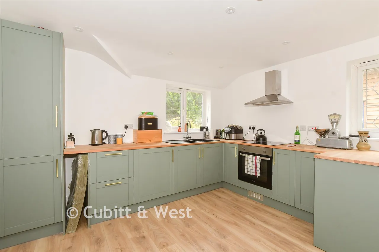 Smallfield Road, Horne, RH6, photo 4