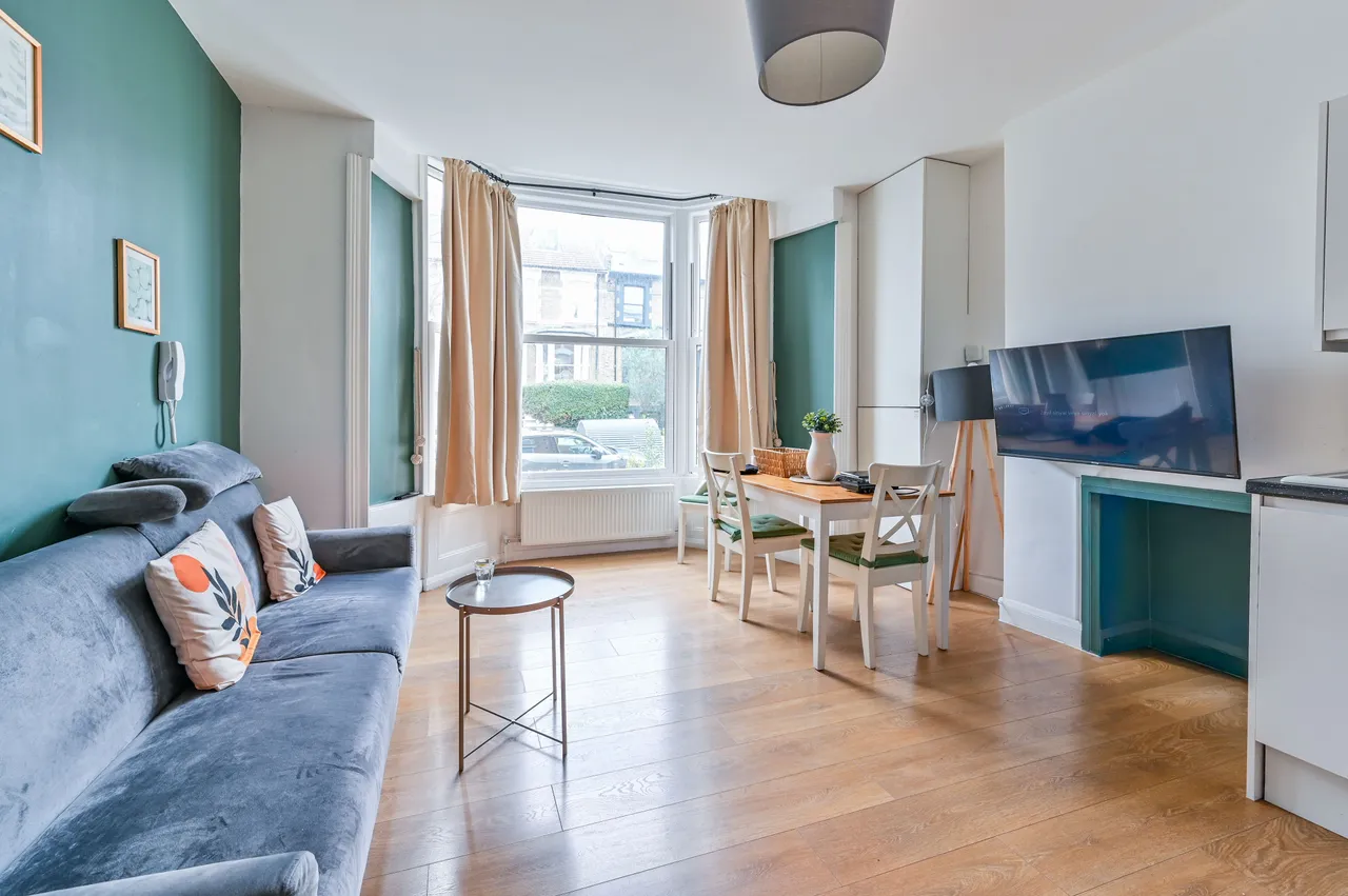 Flat A, 57 Springdale Road, London, photo 2