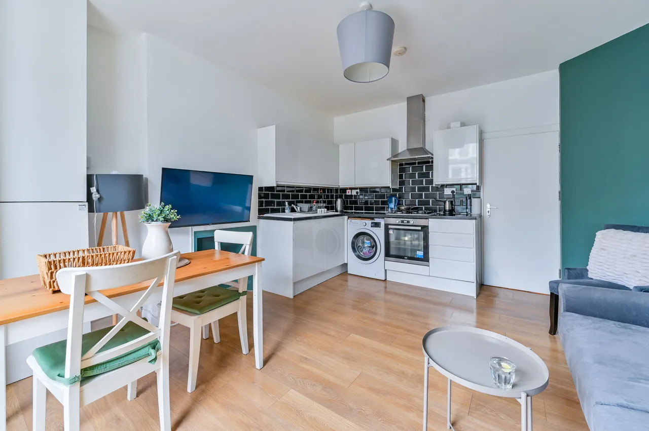 Flat A, 57 Springdale Road, London, photo 4
