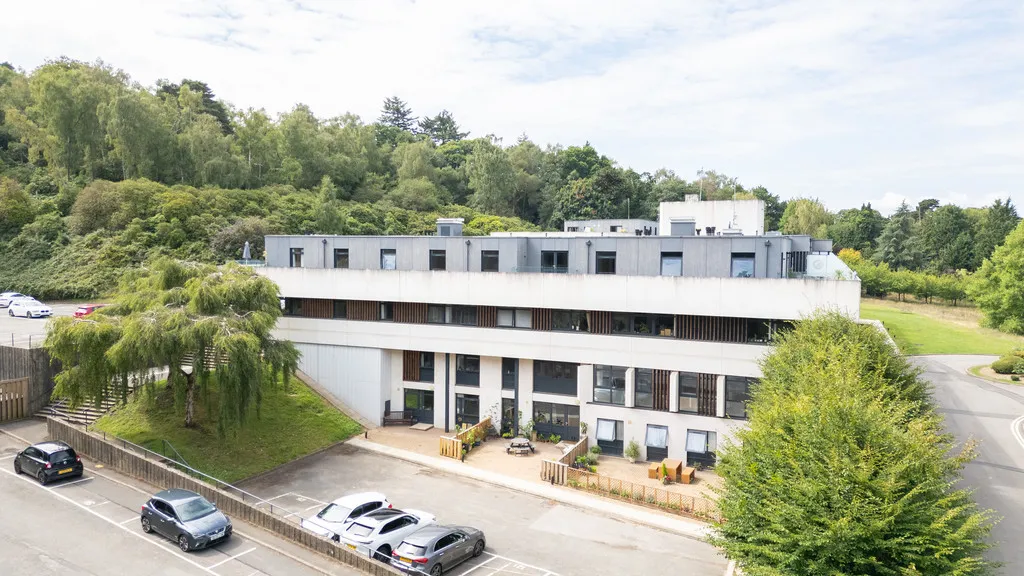 2 bed flat for sale, Deepdene Avenue, Dorking, RH5