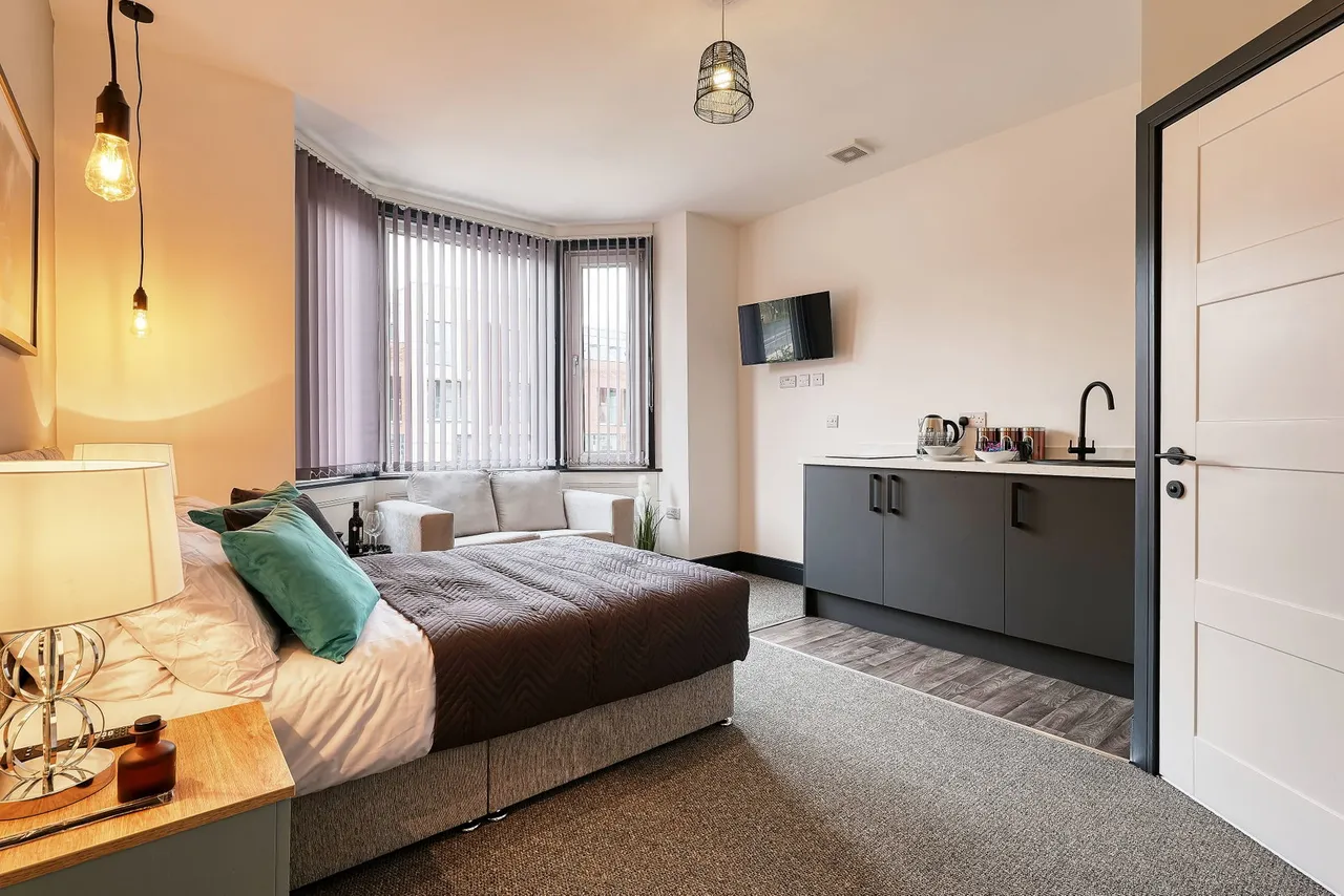 London Road, Newcastle, ST5 1ND, photo 2