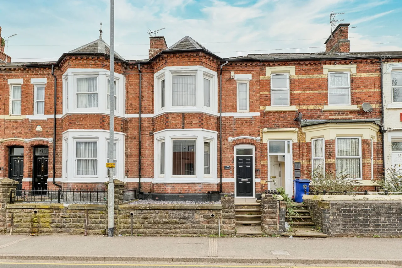 6 bed property for sale — London Road, Newcastle, ST5 1ND