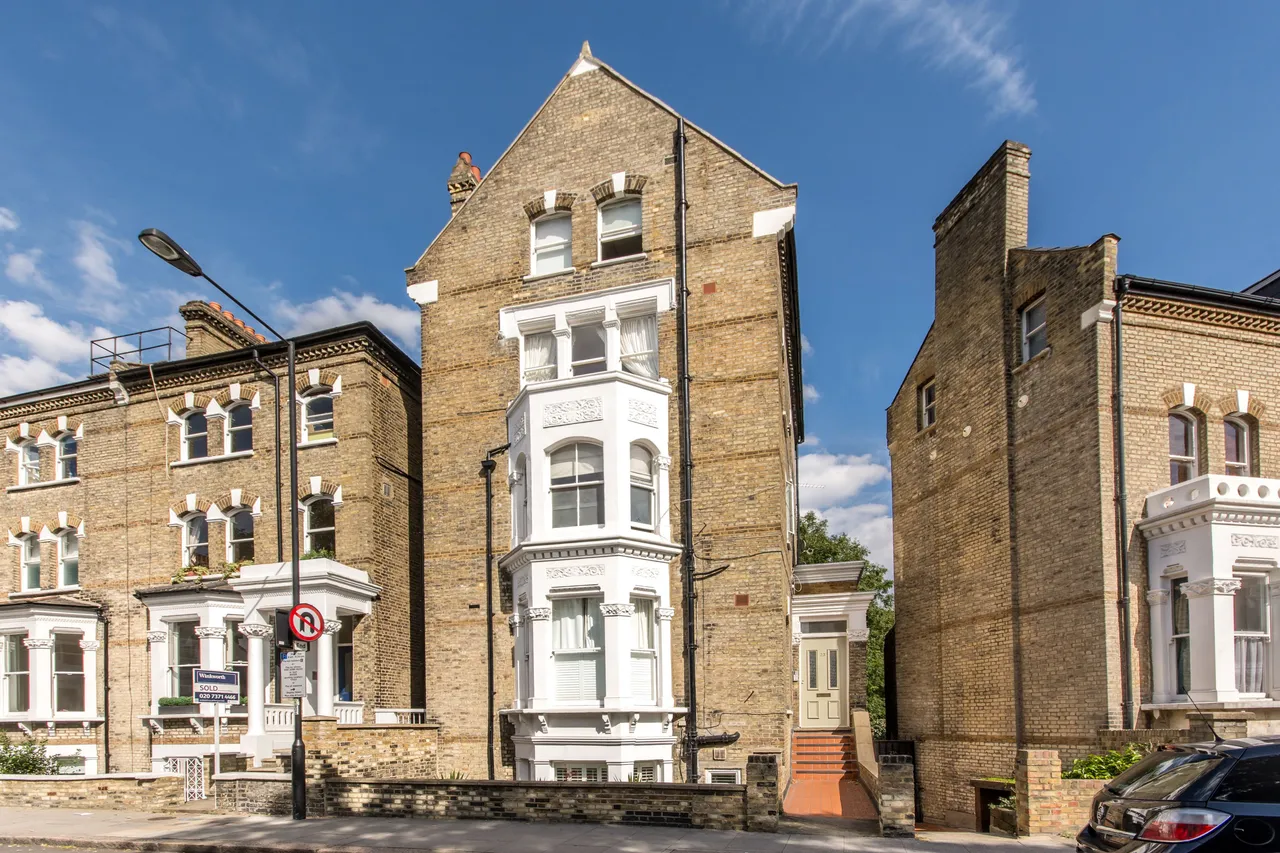 2 bed flat to rent, London, W14
