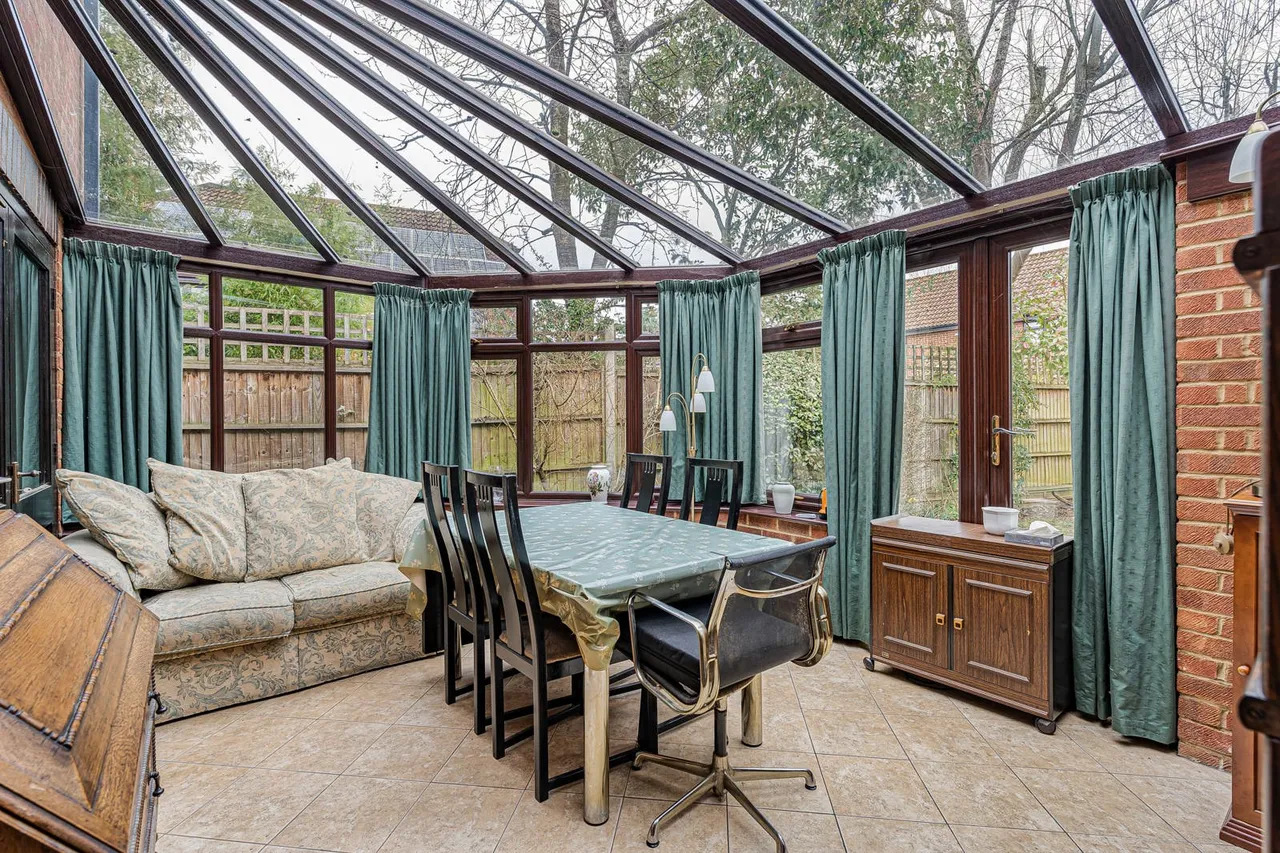 Wexfenne Gardens, Woking, GU22, photo 5