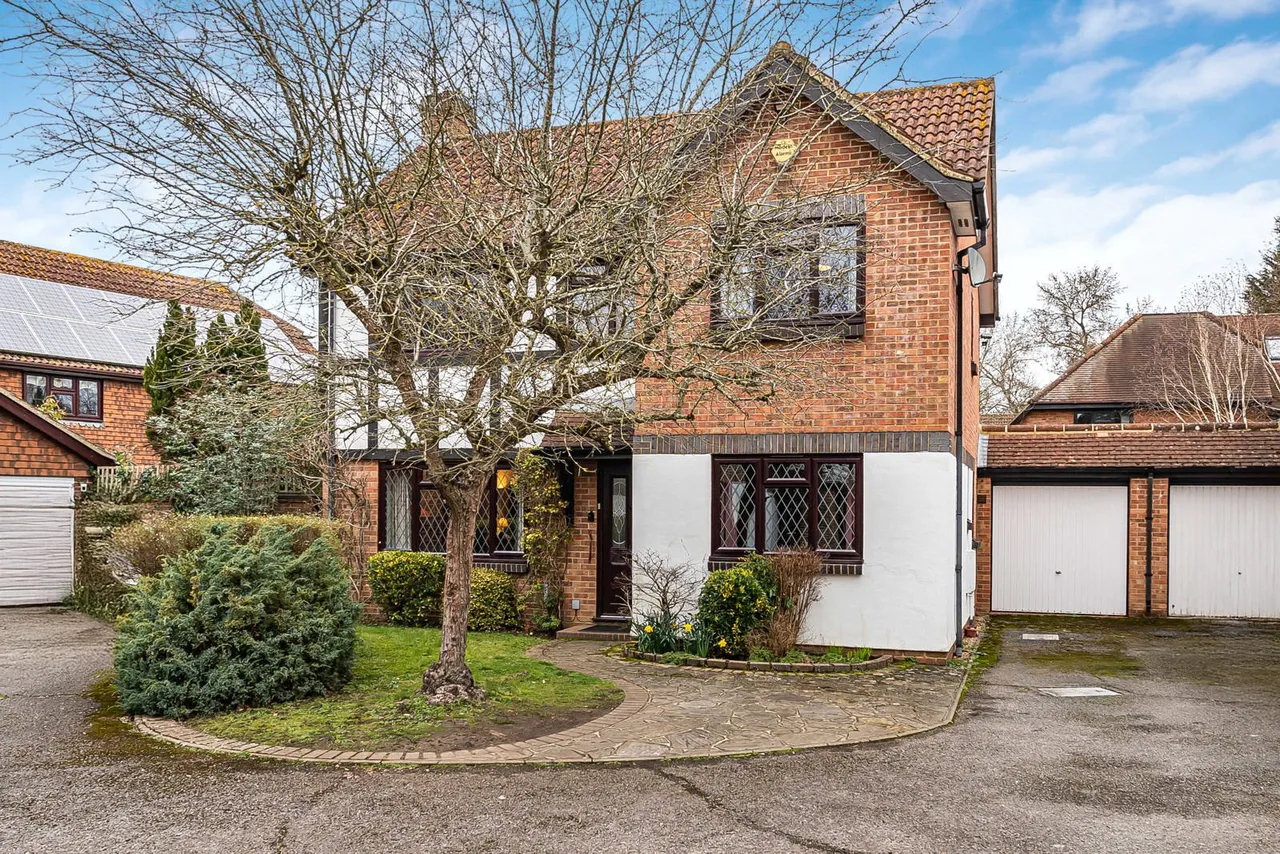 Wexfenne Gardens, Woking, GU22, photo 22