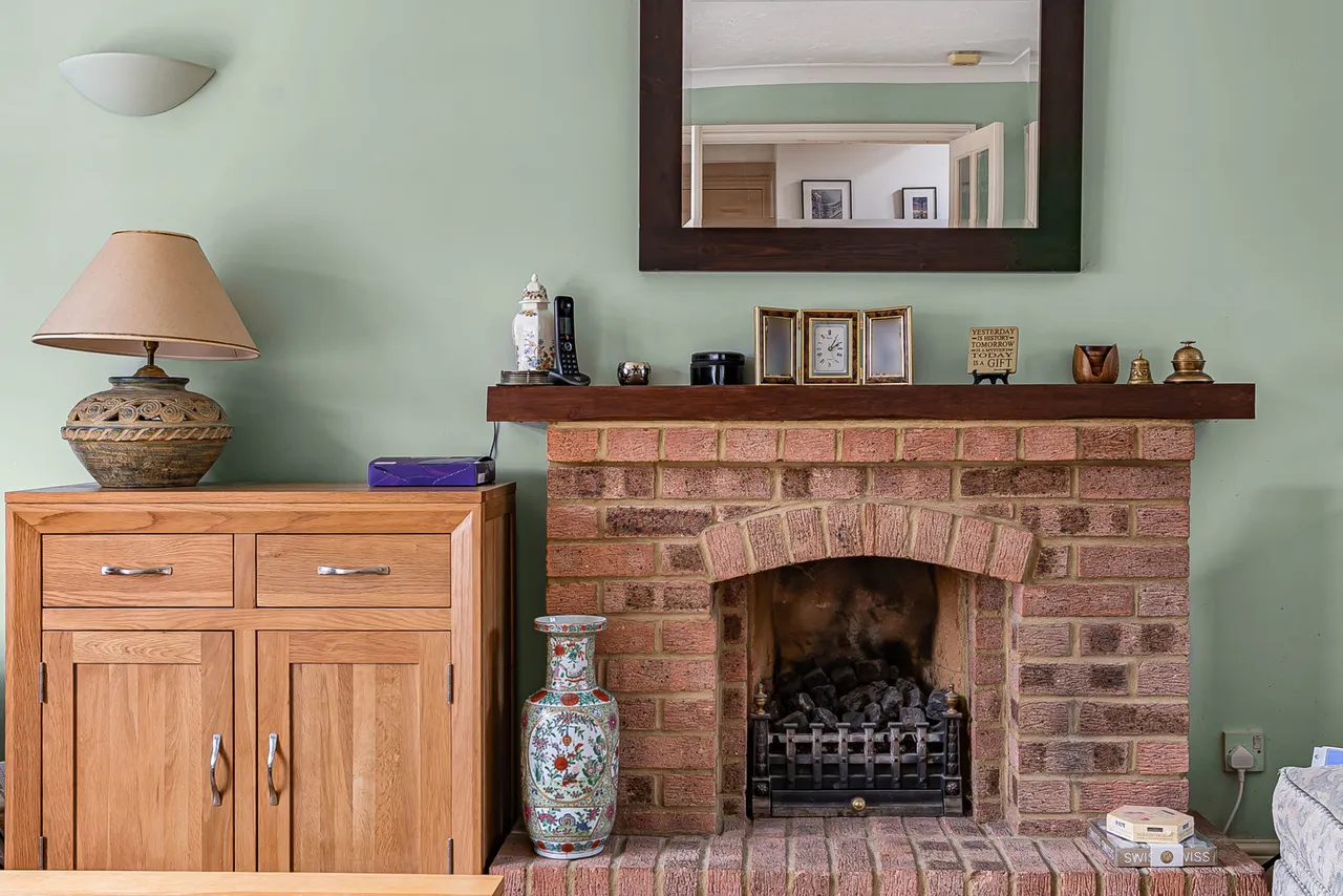 Wexfenne Gardens, Woking, GU22, photo 15