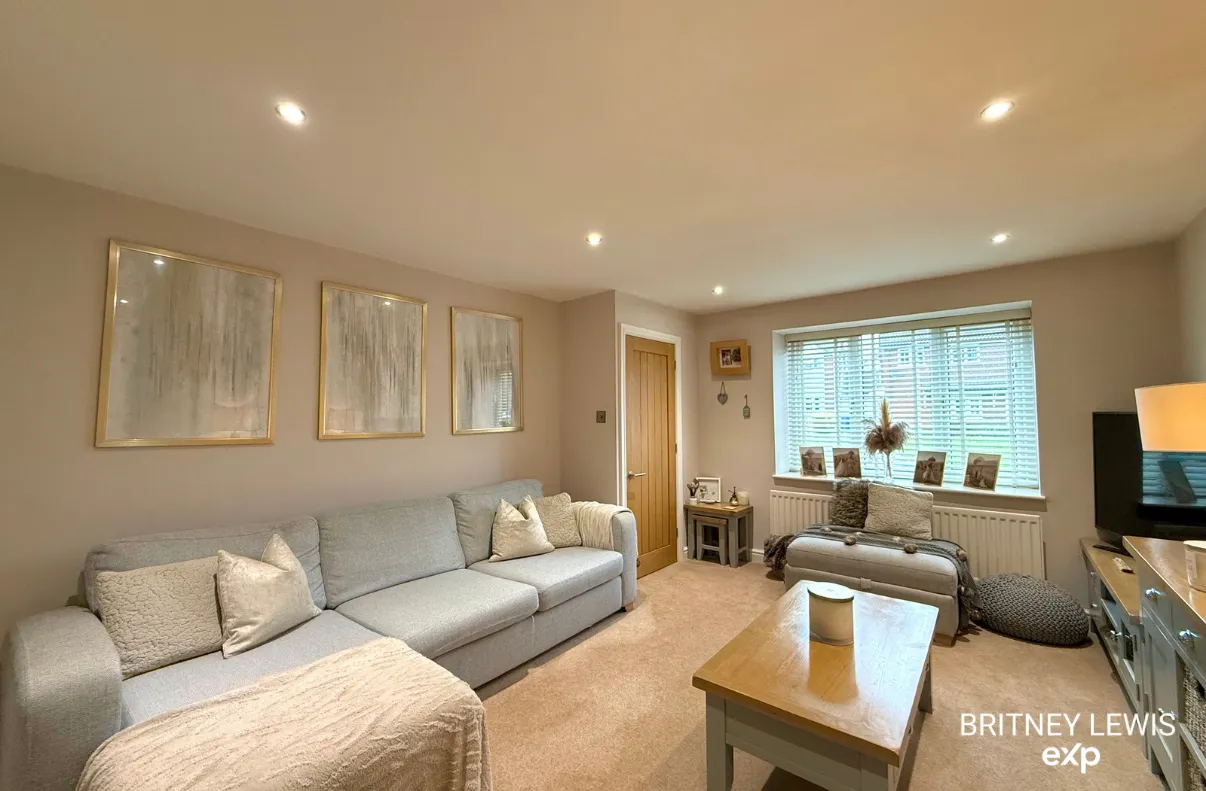 Goodwood Close, Stretton, Burton-on-Trent, photo 5