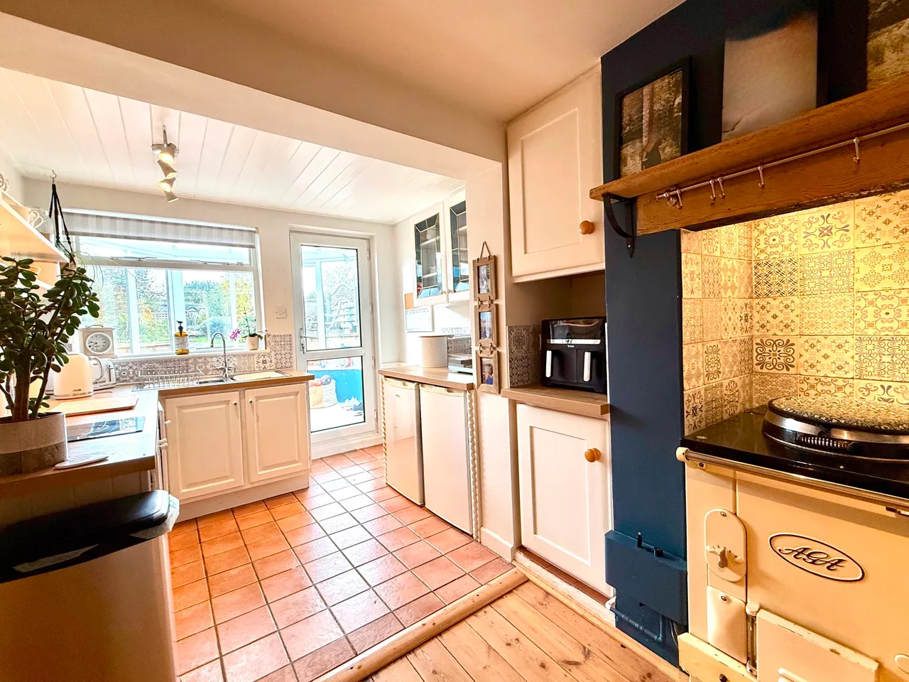 60 Priors Hill, Wroughton, Swindon, Wiltshire, SN4 0RW, photo 2