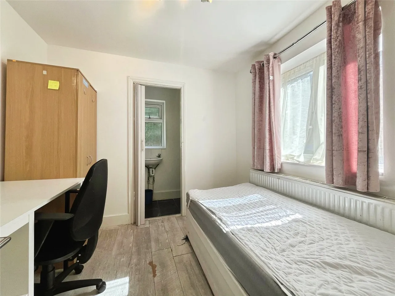 1 bed house to rent, South Road, Englefield Green, TW20