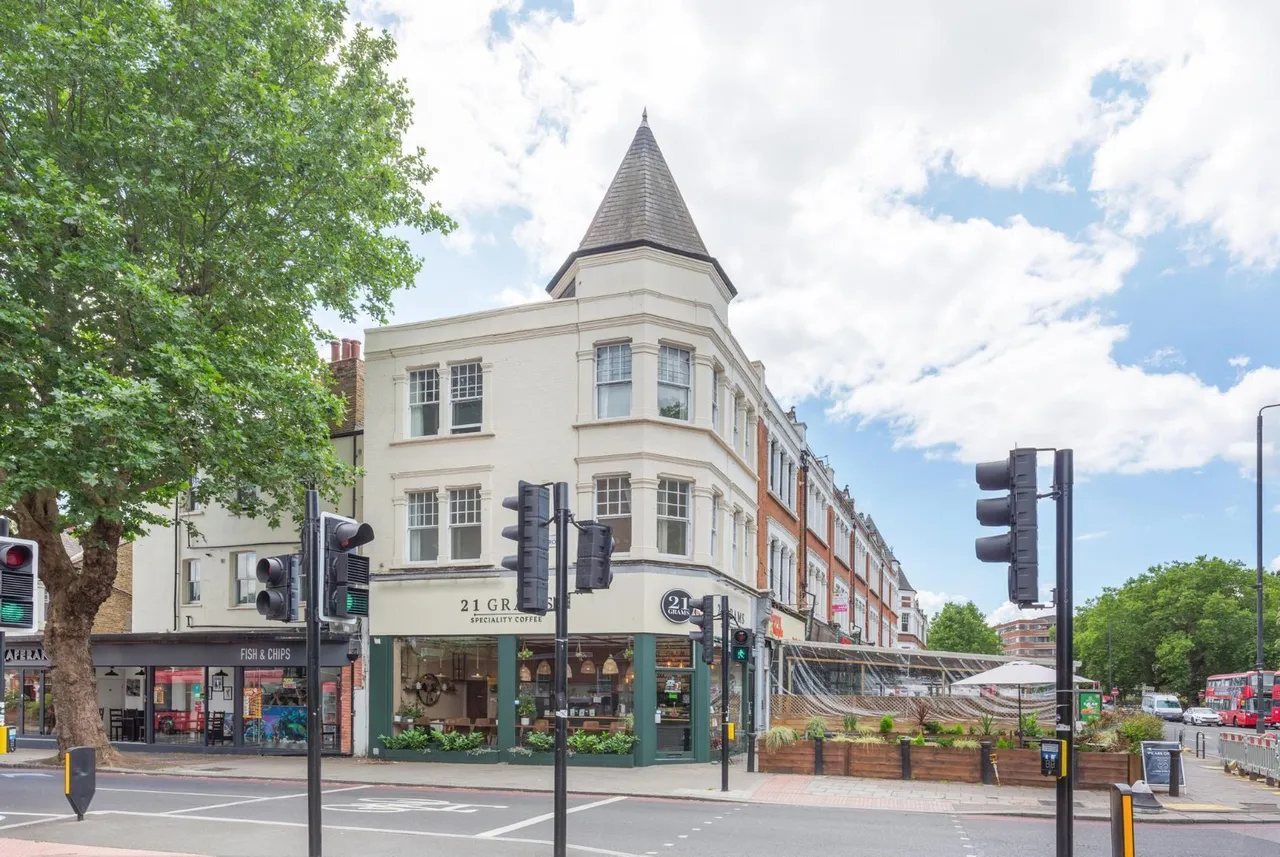 2 bed flat for sale, Cavendish Parade, Clapham South, SW4