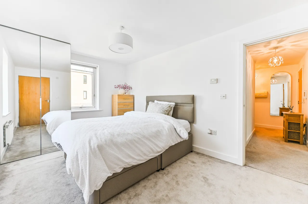 52 Watson Place, London, photo 11