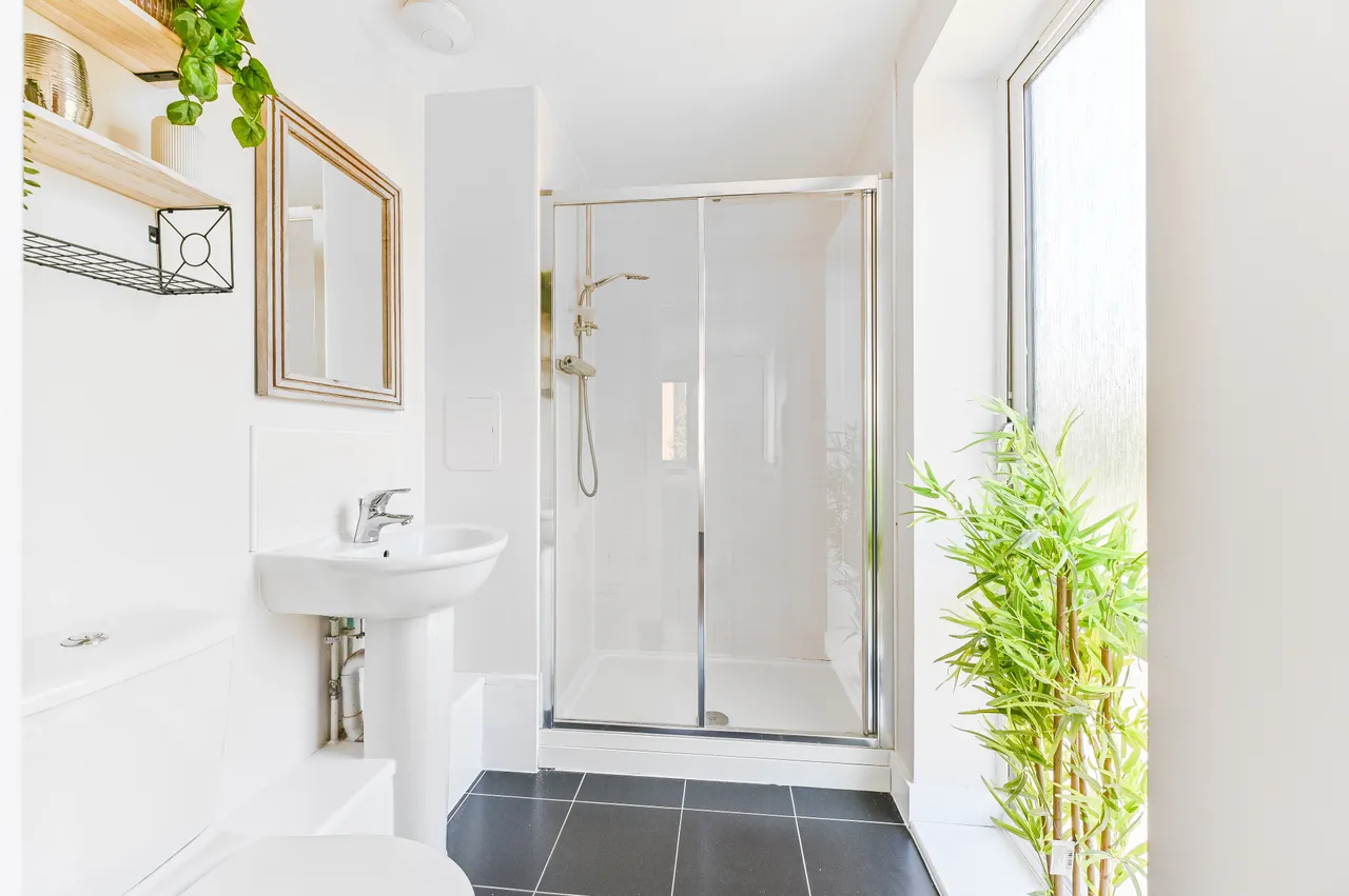 52 Watson Place, London, photo 12