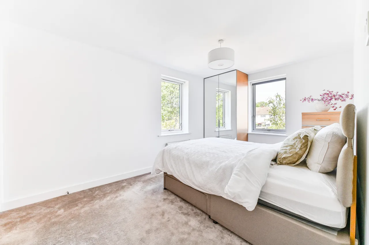 52 Watson Place, London, photo 3