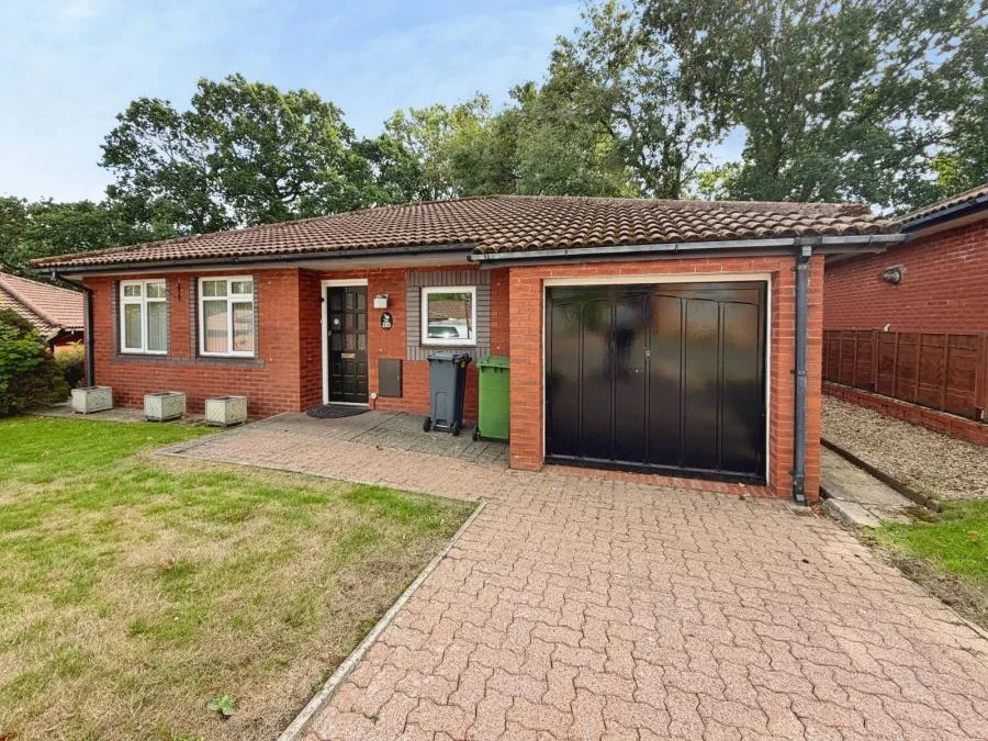 2 bed house for sale, Cyncoed Avenue, Cardiff, CF23