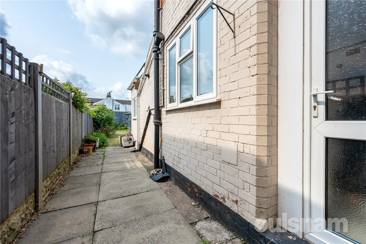 Birchfield Road, Headless Cross, Redditch, Worcestershire, B97 4LU, photo 17