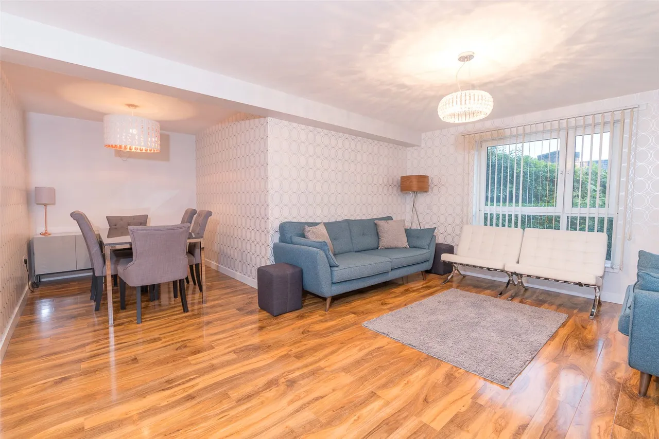 2 bed flat to rent, Broughton Road, Edinburgh, EH7