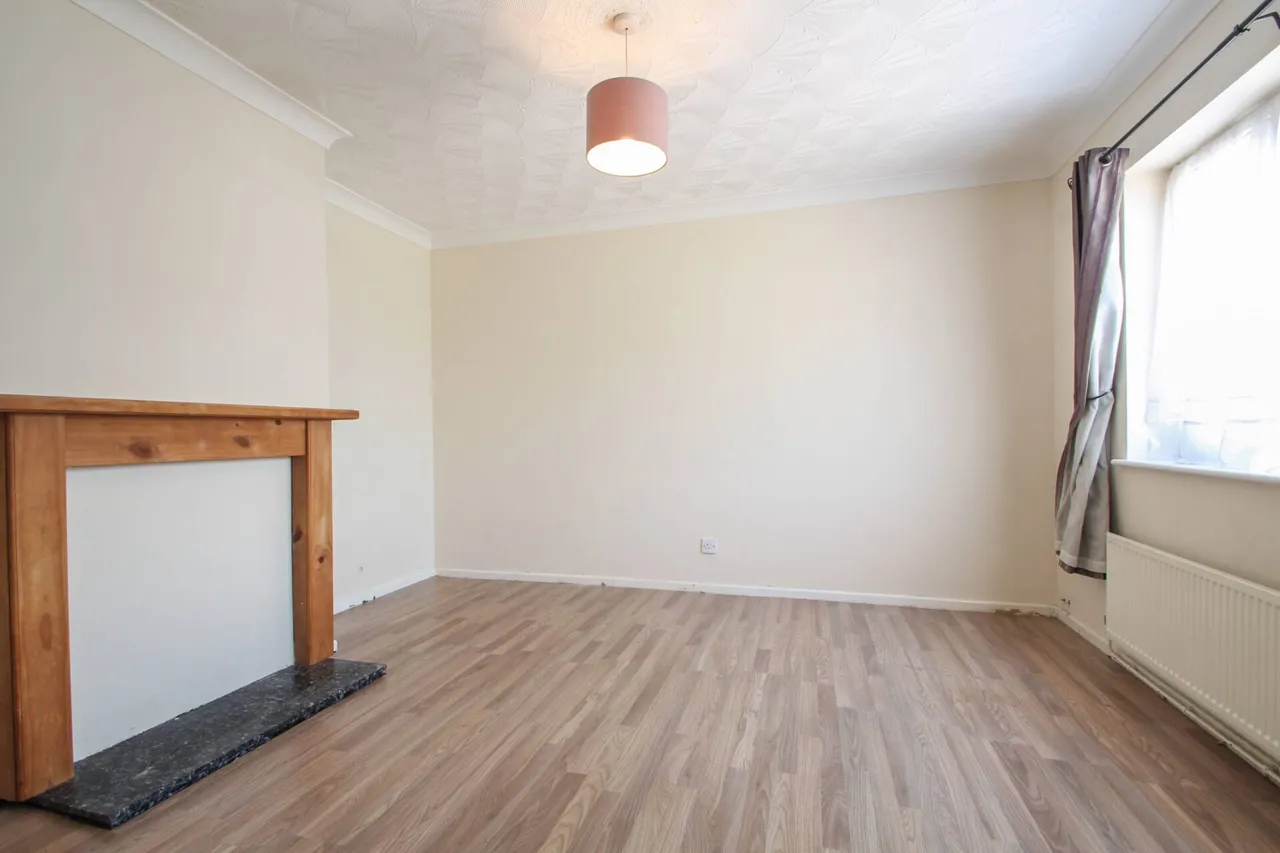 Elmstead Crescent, Welling, Kent, DA16, photo 2