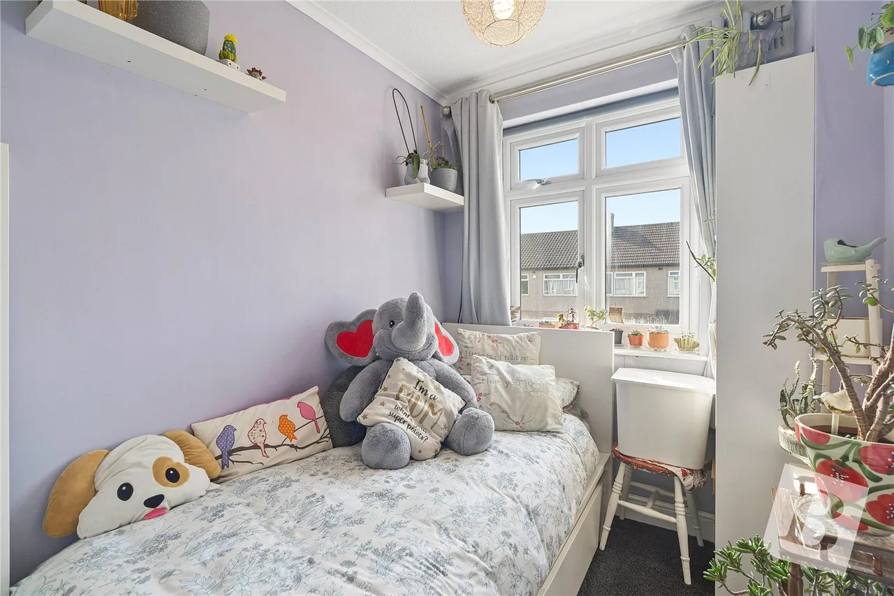 Westlyn Close, Rainham, RM13, photo 8
