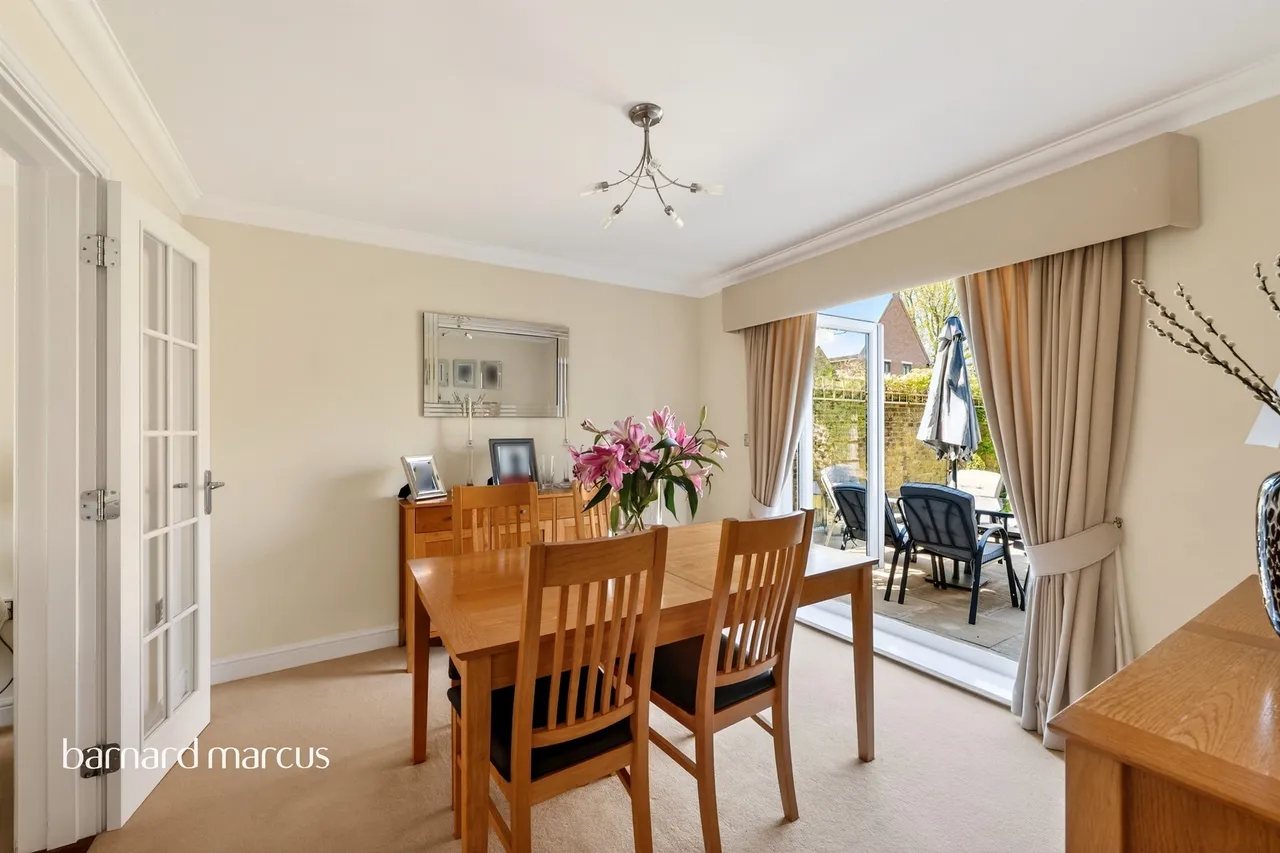 Bowen Way, Coulsdon, photo 5
