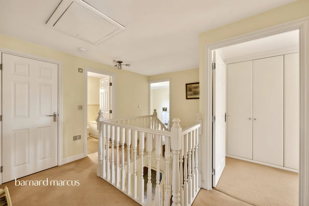 Bowen Way, Coulsdon, photo 11