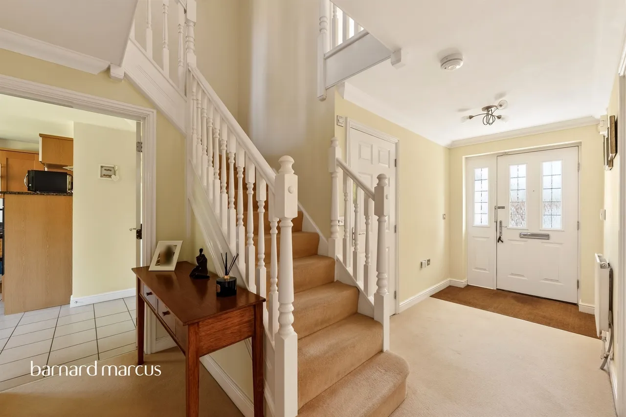 Bowen Way, Coulsdon, photo 3