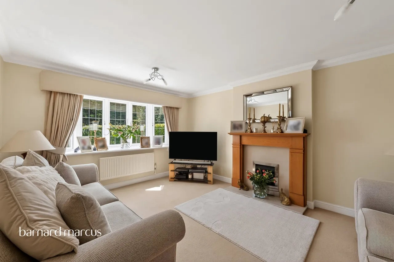 Bowen Way, Coulsdon, photo 4