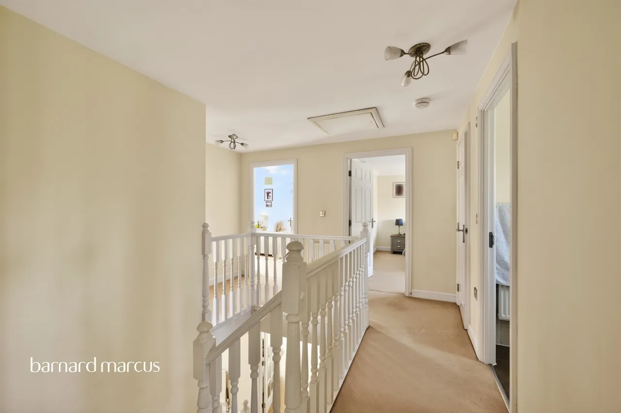 Bowen Way, Coulsdon, photo 10