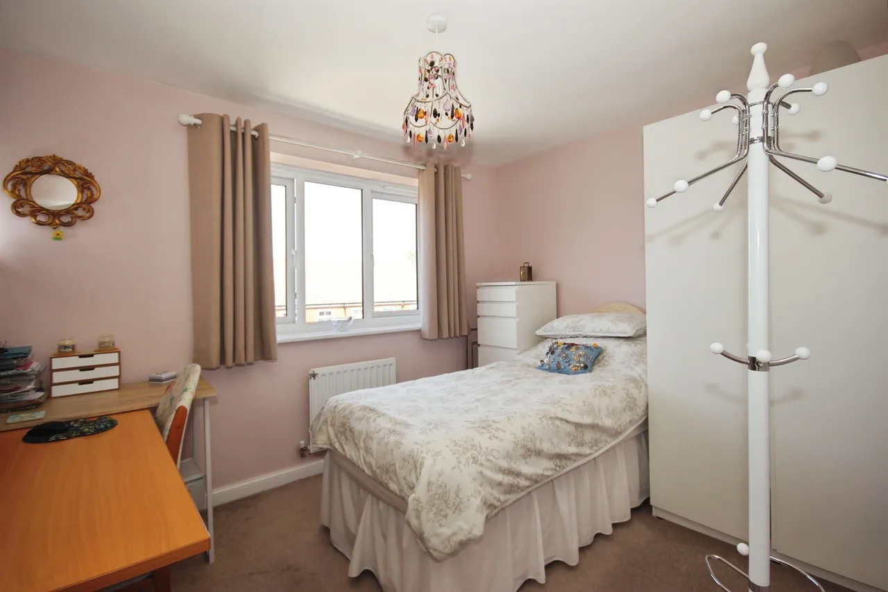 Hebe Way, Whitnash, Leamington Spa, photo 10