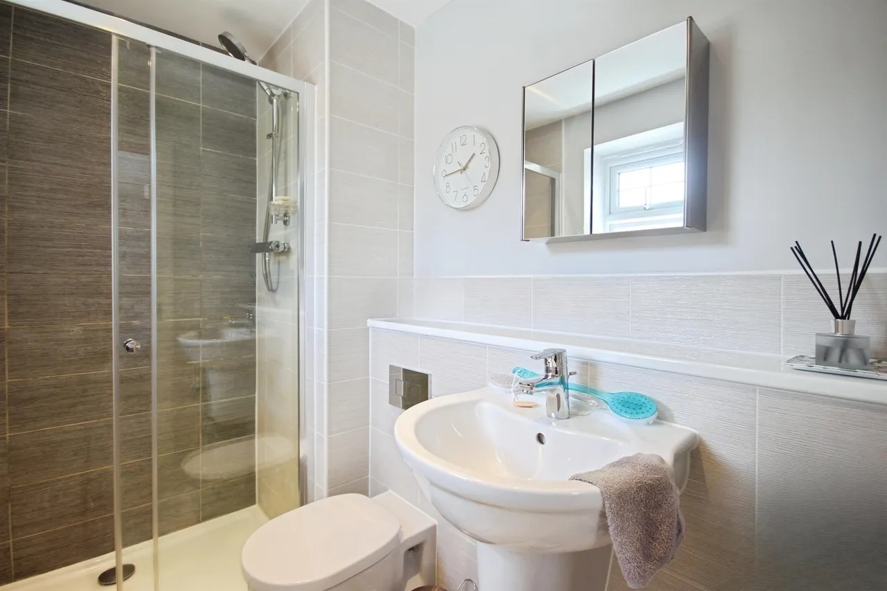 Hebe Way, Whitnash, Leamington Spa, photo 9