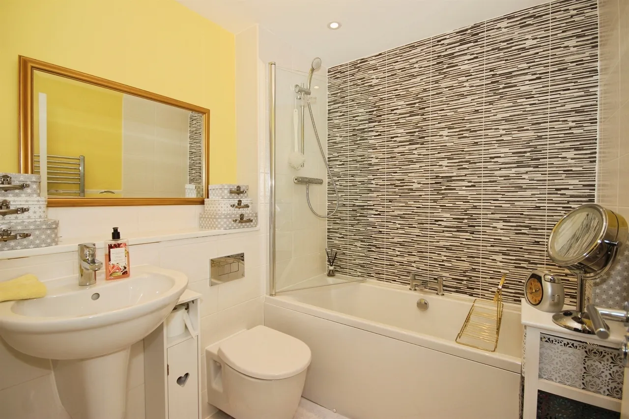 Hebe Way, Whitnash, Leamington Spa, photo 12
