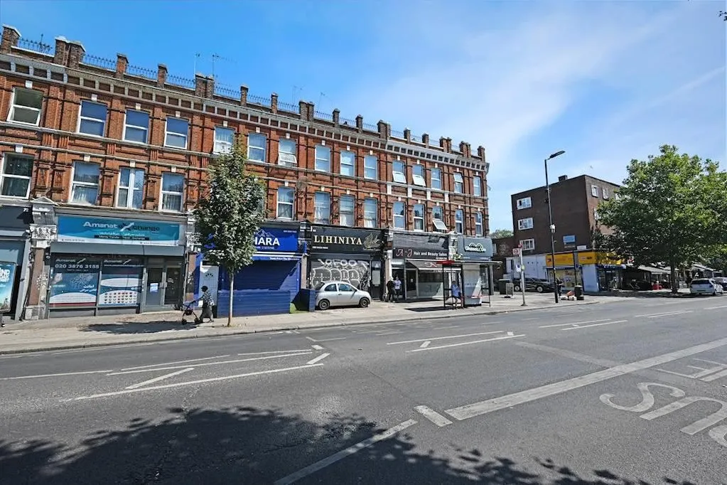 Cricklewood Broadway, London, photo 7