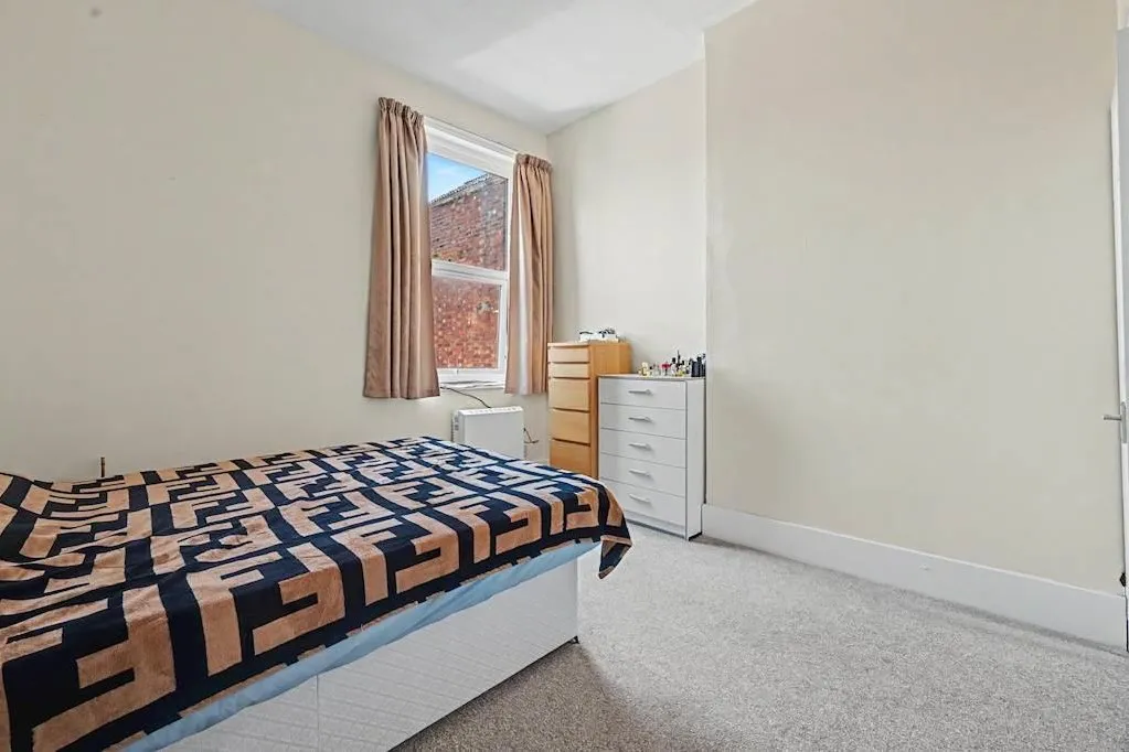 Cricklewood Broadway, London, photo 18