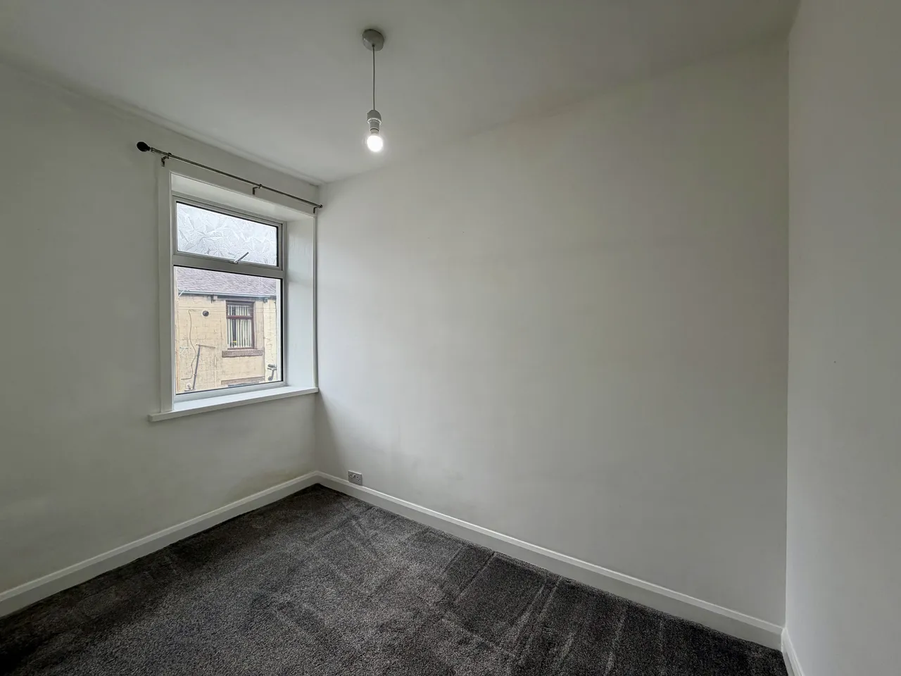 Barden Lane, Burnley, BB10, photo 5