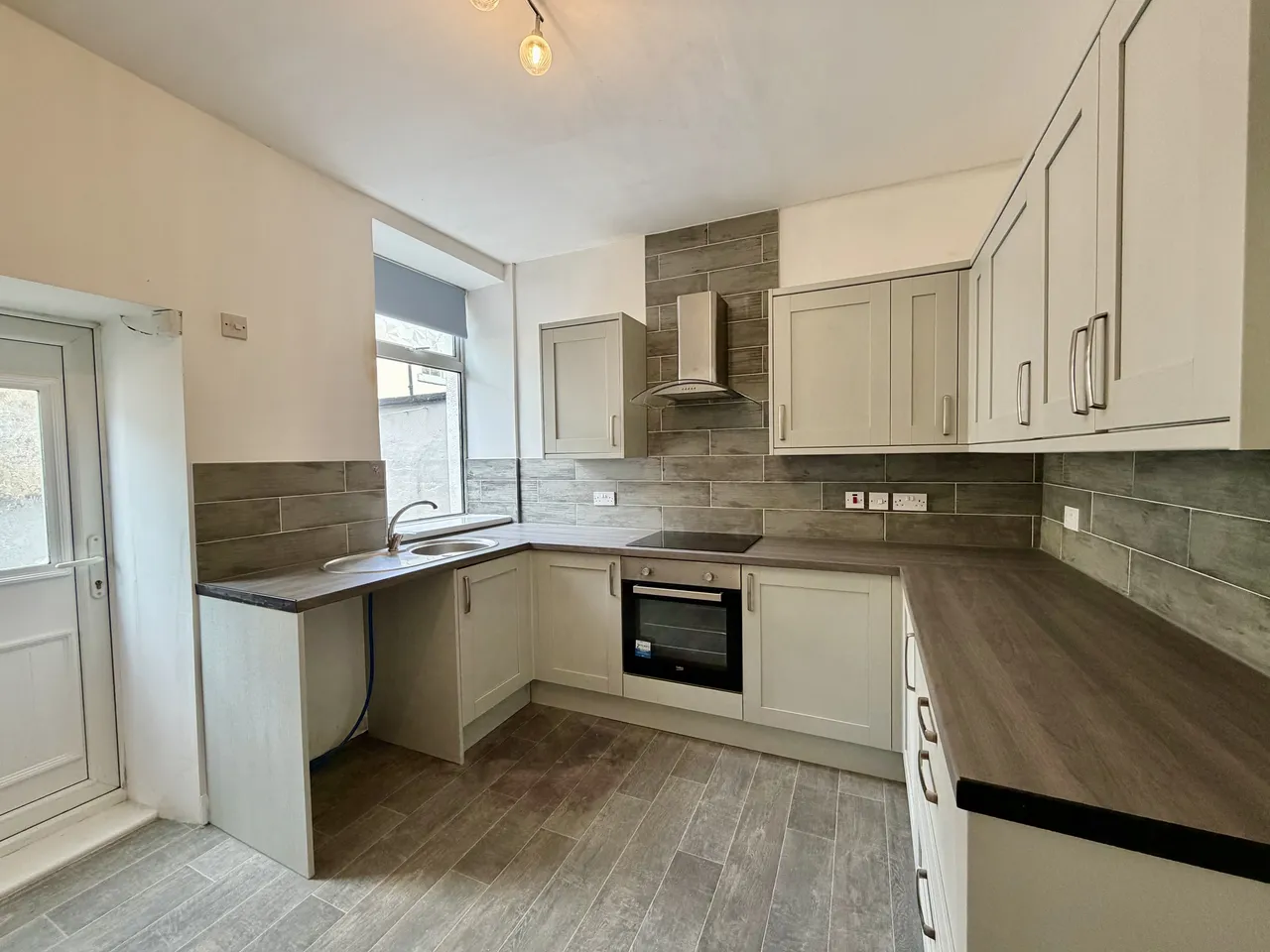 Barden Lane, Burnley, BB10, photo 2