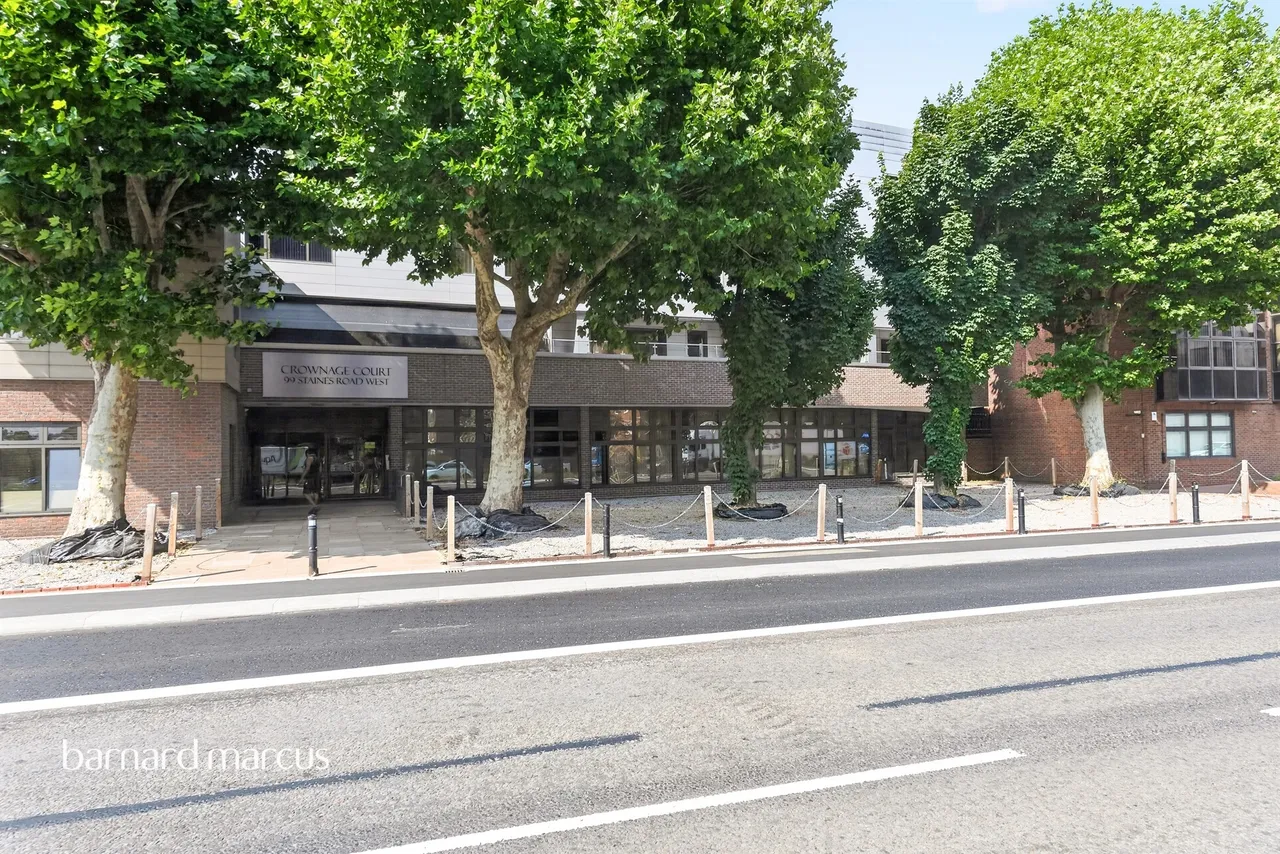 Staines Road West, Sunbury-On-Thames, TW16, photo 10