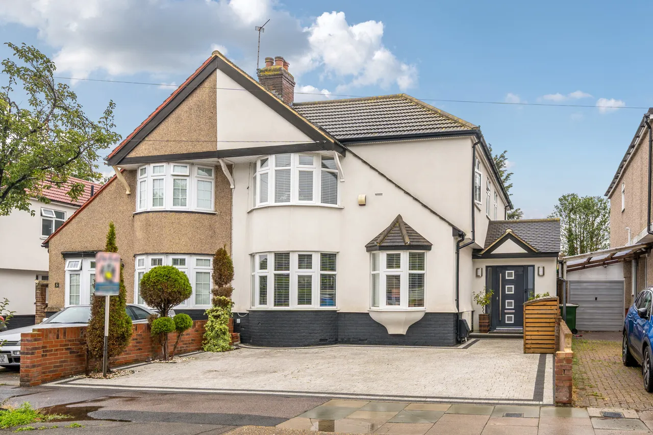 6 bed house for sale, Northumberland Avenue, DA16