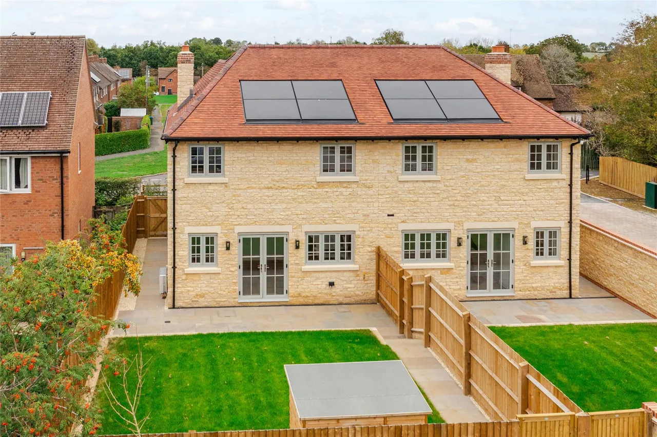 Hedgerow Gardens, Thornborough, MK18, photo 16