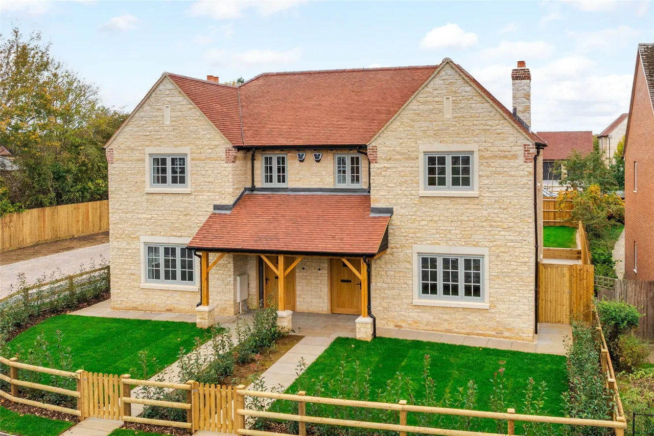 Hedgerow Gardens, Thornborough, MK18, photo 25