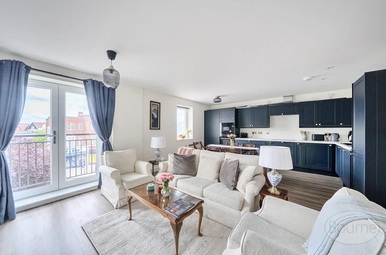 New Zealand Avenue, Walton-On-Thames, KT12, photo 2