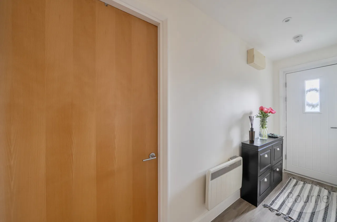 New Zealand Avenue, Walton-On-Thames, KT12, photo 8