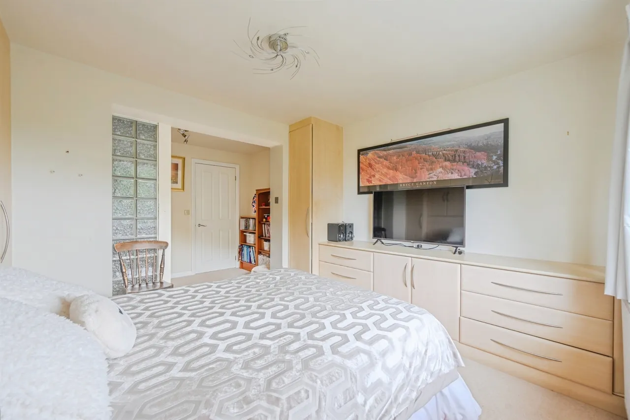 Peak View Drive, Ashbourne, DE6, photo 10