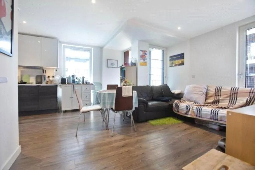 Grand Canal Avenue, Surrey Quays, SE16, photo 2